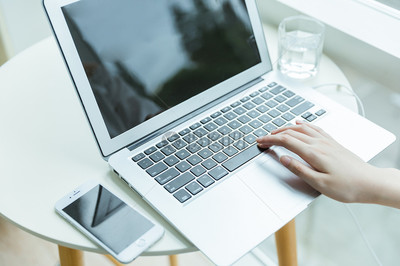 咖啡館使用電腦特寫圖片素材 免費下載與高清應(yīng)用指南